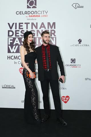 Hàng loạt mỹ nhân Việt đã góp mặt tại sự kiện thời trang. Trong số đó, nổi bật nhất là Minh Tú, Minh Triệu (trong hình), Phương Mai và ca sĩ Ái Phương.