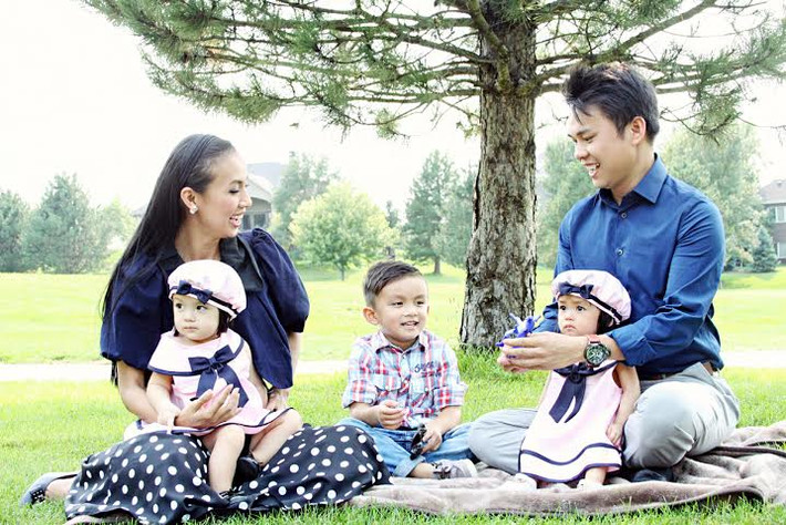 Những ngày cuối năm là khoảng thời gian bận rộn của MC Huyền Ny. Cô liên tục xuất hiện ở những sự kiện trong và ngoài nước. Dù phần lớn thời gian sống và làm việc ở nước ngoài nhưng Huyền Ny lại có quan niệm rất Á đông khi luôn dành vị trí ưu tiên số 1 cho tổ ấm nhỏ.