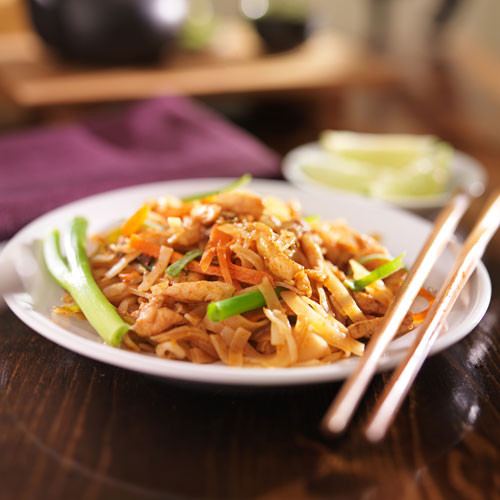 Ăn nhiều gia vị hơn. Ăn những loại gia vị như gừng, tỏi có thể giúp cơ thể trao đổi chất và tăng khả năng đốt cháy calo lên tới 23%.