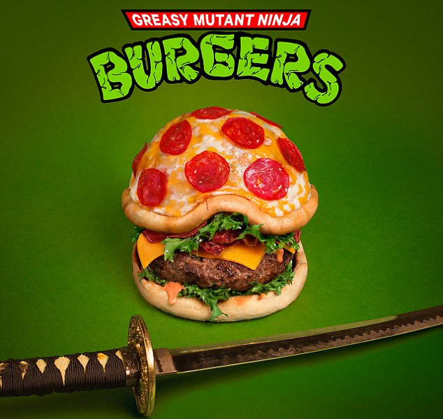 Hamburger theo phong cách Pizza Ninja có cà chua, thịt xông khói, rau diếp, chả bò, pho mát...