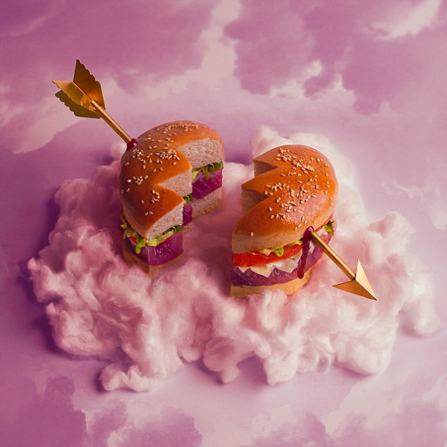 Hamburger trái tim tan vỡ.