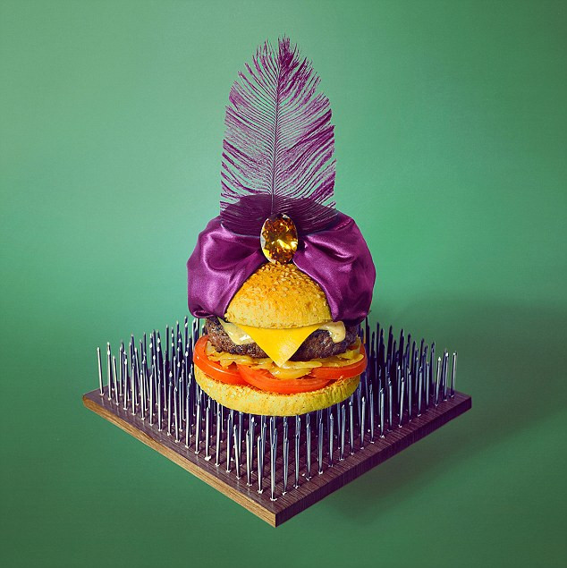 Hamburger Nữ hoàng.