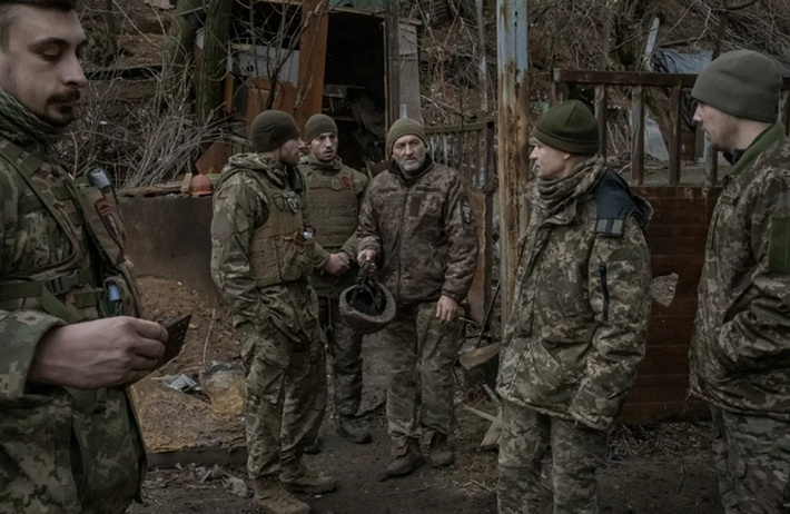 Theo báo cáo từ Military Chronicle, quân Nga thông qua trinh sát đã phát hiện rằng quân Ukraine đang tập trung một lực lượng lớn tại thị trấn Sudzha, với các loại trang thiết bị quân sự, xe chở dầu và bộ binh đông đúc cả khu công nghiệp và khu vực lân cận thành phố. Ảnh: New York Times.
