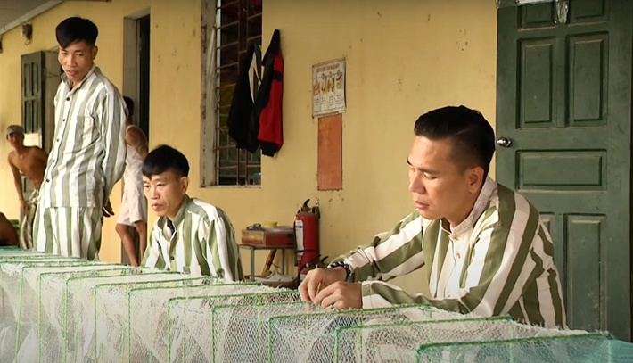 Không gì có thể đánh đổi được thực tại, Cường là một phạm nhân, một người con không làm tròn chữ hiếu.
