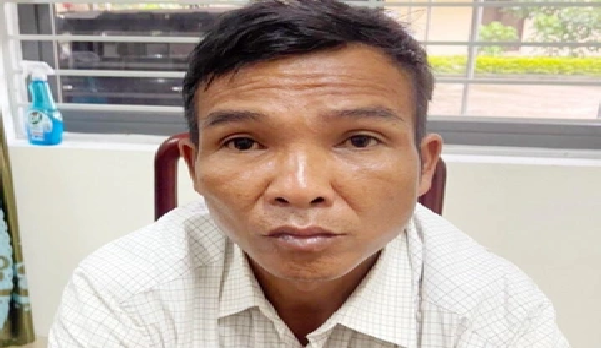 Lừa bán cô gái cùng xã sang nước ngoài: Ngày 21/7, Công an huyện Kỳ Sơn, tỉnh Nghệ An, khởi tố bị can, bắt tạm giam Moong Văn Thạch (45 tuổi, trú xã Chiêu Lưu) về tội Mua bán người. Thạch khai năm 2010 đã dụ bán chị O.T.H. (30 tuổi, trú xã Chiêu Lưu) H. cho người Trung Quốc với giá 210 triệu đồng. Hiện chuyên án đang được điều tra mở rộng.