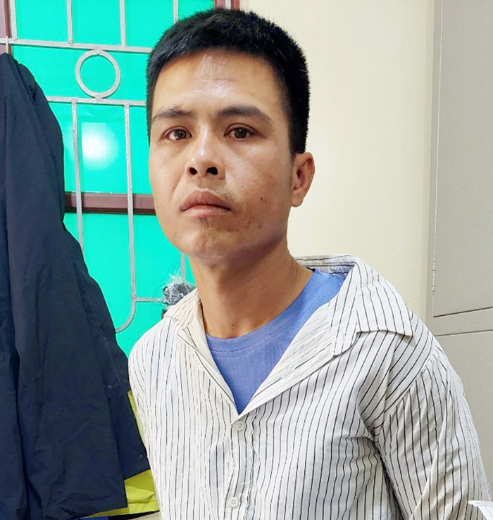 Công an thị trấn Kép bắt đối tượng tàng trữ trái phép chất ma tuý: Ngày 25/7, tại tổ dân phố số 3, thị trấn Kép, Công an tuần tra kiểm soát, bắt quả tang đối tượng Nguyễn Văn Việt (SN 1985) ở thôn Thanh Yên 1, xã Vũ Lăng, huyện Bắc Sơn (Lạng Sơn) đang tàng trữ trái phép chất ma tuý. Tang vật thu giữ là 0,285g heroin.