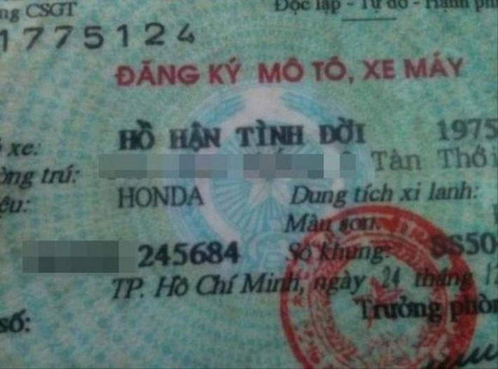 Sao lại mang ân oán đời cha để con phải gánh thế này?
