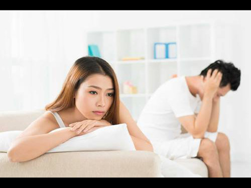 Hệ thần kinh hoạt động không tốt dễ dẫn đến rối loạn cương dương, giảm ham muốn, dần dần mất hứng thú với sinh hoạt chăn gối.