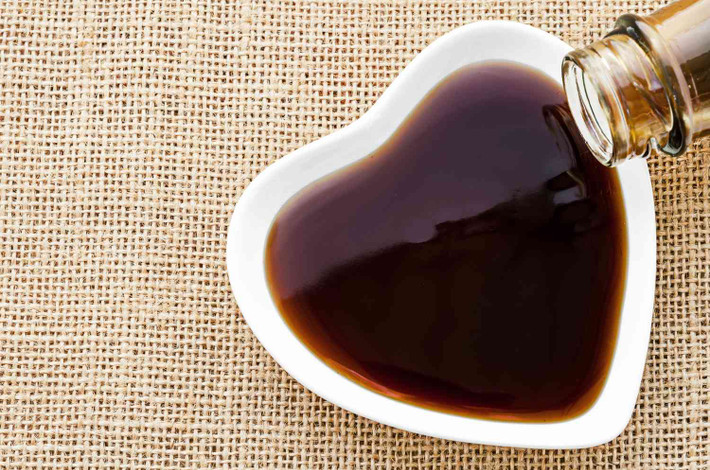 Cụ thể, hầu hết chúng ta thường bảo quản dầu hào ở nhiệt độ phòng. Nhiệt độ và độ ẩm cao khiến một số chất trong dầu hào bị oxy hóa và mất đi, giá trị dinh dưỡng giảm.
