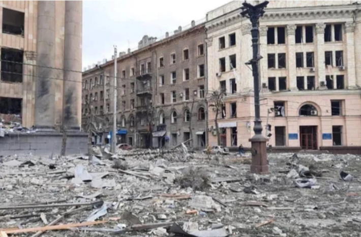Kharkiv – thành phố nằm sát biên giới Nga – không chỉ là trung tâm công nghiệp trọng yếu của Ukraine, mà còn là vị trí chiến lược sống còn mà cả hai bên đều muốn giành lấy. Ảnh: Al Jazeera