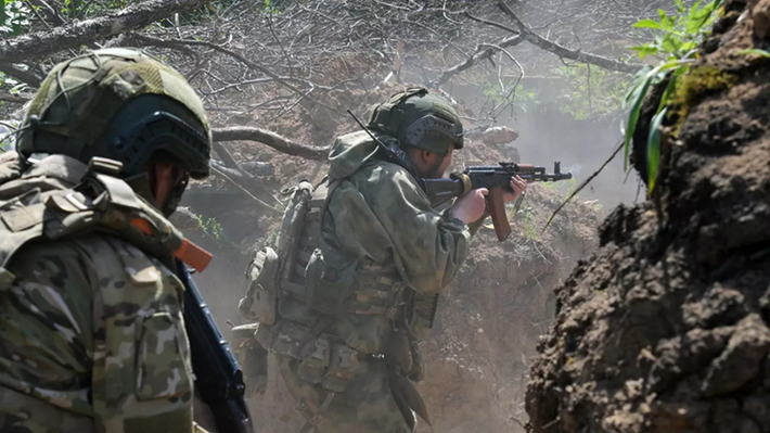 Trước đó, quân Ukraine đã chuẩn bị đạn dược nhằm cố thủ lâu dài để giữ lại “thành quả” tại chiến trường Kursk. Do đó, khi trận đánh nổ ra, dưới sự chỉ huy và giám sát của lính đánh thuê nước ngoài, quân Ukraine đã kháng cự quyết liệt. Ảnh: RIA Novosti