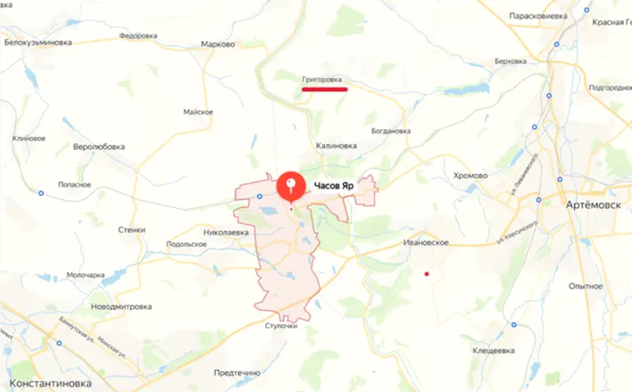 Trên chiến trường khốc liệt của cuộc xung đột Ukraine, từng tấc đất đều chứng kiến những cuộc giao tranh sinh tử giữa hai bên. Gần đây, thị trấn Chasiv Yar ở khu vực Donetsk đã trở thành tâm điểm của các trận đánh ác liệt, khi Lữ đoàn chủ lực số 92 của Ukraine tham chiến, tạo nên bước ngoặt kịch tính cho cục diện nơi đây. Ảnh: Top War