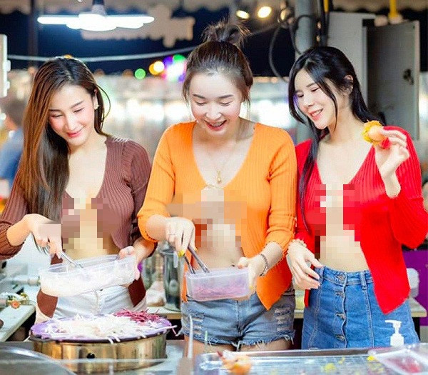 Ngay sau khi hình ảnh được chia sẻ trên các trang mạng xã hội, nhiều người cho rằng cô gái nói trên đang lạm dụng quần áo hở hang để thu hút sự chú ý. Ảnh: Internet