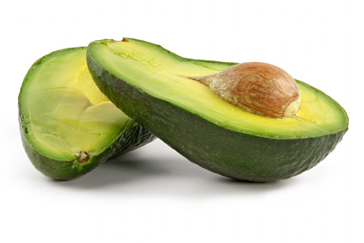 Quả bơ cho da sáng và khỏe mạnh. Cũng giống như nhiều loại trái cây khác, bơ chứa nhiều vitamin tốt cho da. Bơ còn chứa chất béo tốt Omega-9, giúp giảm mẩn đỏ và kích ứng trên da.