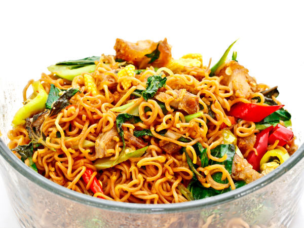Thực phẩm cay như ớt, tỏi nếu ăn khi đói sẽ khiến lớp niêm mạc dạ dày của bạn bị kích thích mạnh, dẫn đến hiện tượng co rút đau bụng, ảnh hưởng đến chức năng tiêu hóa và đường ruột. Nếu thường xuyên ăn lúc đói sẽ dẫn đến tổn thương dạ dày.