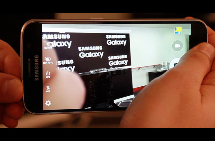 5. Bạn có thể khởi động ứng dụng camera trên Galaxy S6 hoặc S6 Edge bằng cách bấm đôi lên nút Home.