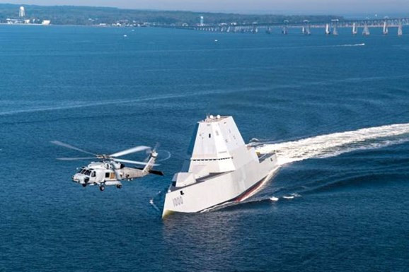 Ngay cả khả năng tàng hình của Zumwalt cũng không mang lại lợi thế rõ ràng, nếu nó phải hộ tống các tàu khác. Và việc duy trì một lớp tàu mà số lượng chỉ ba chiếc hoạt động, đồng nghĩa với việc chi phí đào tạo và bảo dưỡng trên mỗi tàu là rất cao. Do đó, nhiều nhà phân tích dự đoán, sự nghiệp hoạt động của Zumwalt có thể chỉ tồn tại trong thời gian ngắn.