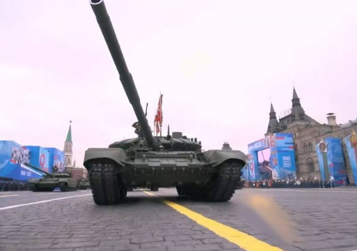 Xe tăng T-72B3 cùng các loai xe tăng chiến đấu chủ lực khác như T-80BMV3, được sản xuất dưới thời Liên Xô, nhưng đã được Nga nâng cấp để đáp ứng yêu cầu của chiến tranh hiện đại.