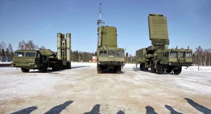 S-500 Triumfator-M, cũng đang trong quá trình hoàn thiện để đi vào hoạt động. Hệ thống S-500 sau các thử nghiệm thành công sẽ được chuyển giao cho quân đội. Một báo cáo đã tiết lộ việc Nga bắt đầu chấp nhận việc nhận bàn giao các trạm radar Yenisei, đây là một thành phần trong hệ thống phòng không S-500.