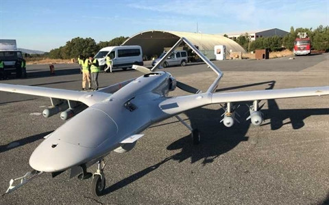 Thổ Nhĩ Kỳ thành công trong chế tạo UAV chính là bắt đầu từ việc học hỏi đối tác Israel; lúc đầu họ cũng mua và thuê UAV của Israel, sau đó sao chép thành công nghệ của riêng mình. Nhưng chiếc TB2 có cấu hình khí động học tương tự như Heron, trong khi UAV Anka tương tự như Hermes 450 của Israel.