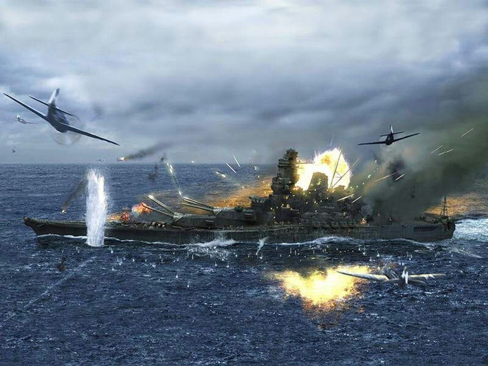 Ngày 16/9/1941, không quân Đức quốc xã tiến hành một cuộc tập kích lớn và gây hư hại cho tàu Marat (4 quả bom nặng 250kg trúng trực tiếp). Ngoài ra, 10 quả đạn pháo 150mm đã bắn trúng soái hạm của Liên Xô. Vụ tập kích khiến 78 thủy thủ thương vong.