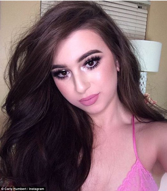 Hiện nay Carly Humbert đã trở thành hot vlogger của Youbute với cắc clip hướng dẫn trang điểm được nhiều cô gái ưa thích.