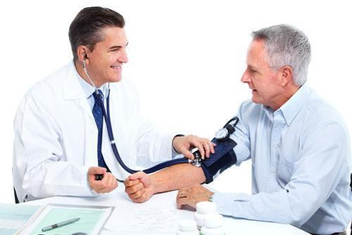 Nhiều người nghĩ tuyp 1 nguy hiểm và tuyp 2 chỉ gây ra bất tiện thì thật sai lầm bởi vì cả 2 đều có những biến chứng nghiêm trọng như mù, suy thận. Hãy dùng thuốc theo chỉ dẫn, theo dõi lượng đường huyết, tập thể dục và ăn uống đầy đủ để có thể kiểm soát được bất kể loại nào.