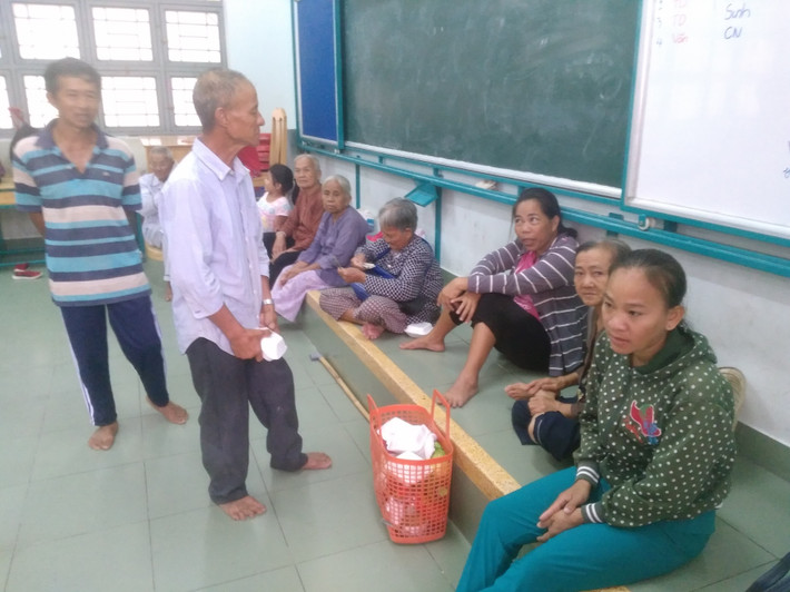 Các phòng trong trường học được bố trí cho người dân nghỉ ngơi.