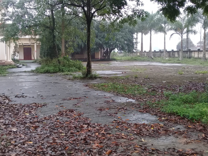 Khuân viên trụ sở xã Đồng Cam (cũ).