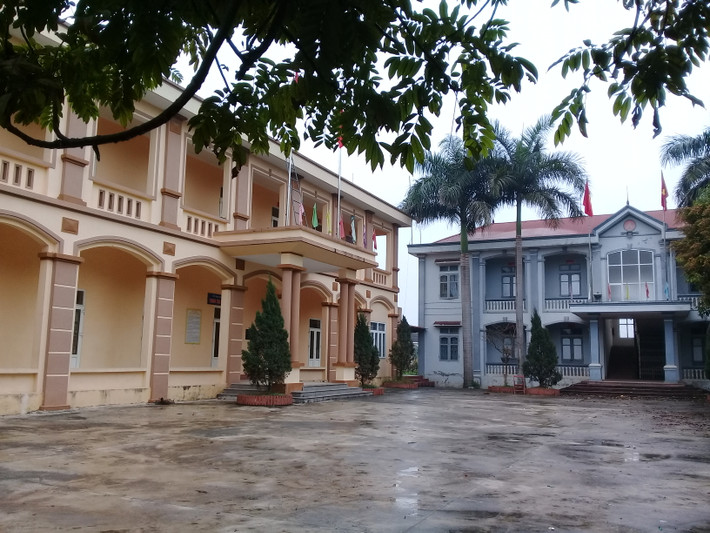 Có mặt tại xã Sai Nga (cũ) trụ sở UBND xã được đầu tư xây mới khang trang lên tới hàng tỷ đồng, mới đưa vào sử dụng vào năm 2017, nhưng đến nay lại trong tình trạng "cửa đóng then cài".
