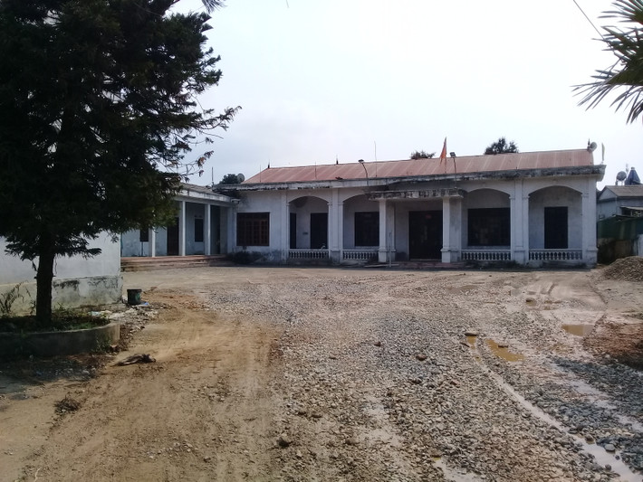 Hiện tại dãy nhà cấp 4 trụ sở Yển Khê (nay là xã Hanh Cù, Thanh Ba đang bố trí chỗ ăn ở cho Công an của xã và trực ban ở đây.