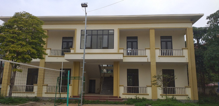 Ghi nhận của PV tại huyện Cẩm Khê (Phú Thọ), trụ sở xã Cát Trù (nay là xã Hùng Việt, Cẩm Khê, Phú Thọ) từ khi sáp nhập bị bỏ không.