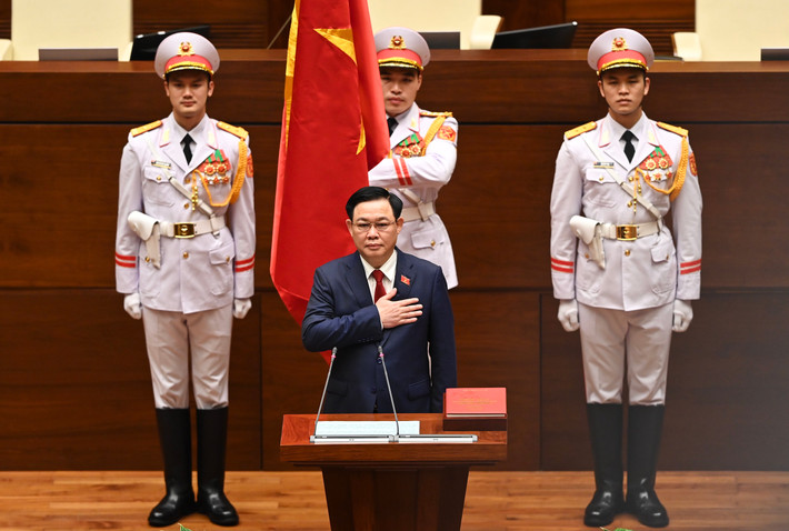 Tân Chủ tịch Quốc hội Vương Đình Huệ tuyên thệ nhậm chức.