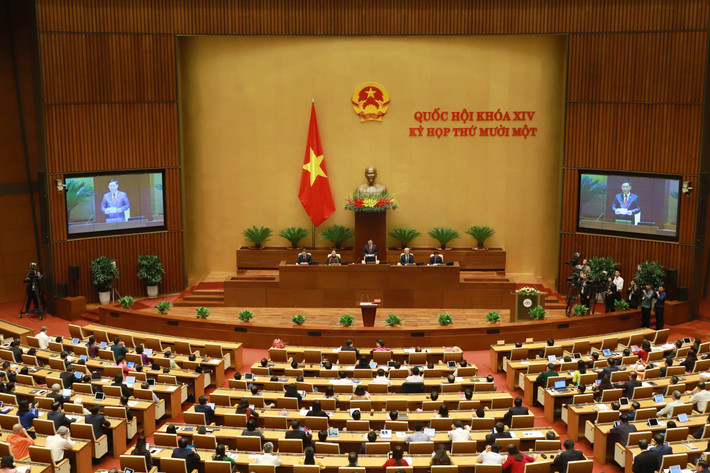 Tân Chủ tịch Quốc hội Vương Đình Huệ điều hành phiên họp.