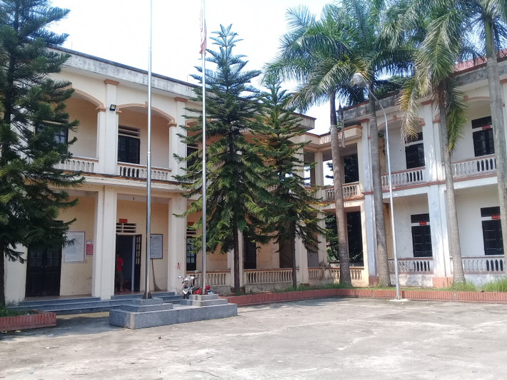Trụ sở xã Mai Tùng (cũ) huyện Hạ Hòa cũng đang bỏ không.