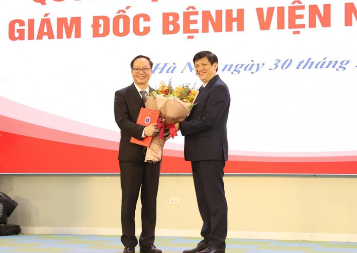 PGS.TS. Trần Minh Điển, sinh năm 1968, quê quán Hải Dương. Trước khi được bổ nhiệm vị trí mới, ông Điển là Phó giám đốc bệnh viện từ năm 2011 và là Phó giám đốc phụ trách từ tháng 2/2021. (Ảnh: Zing)