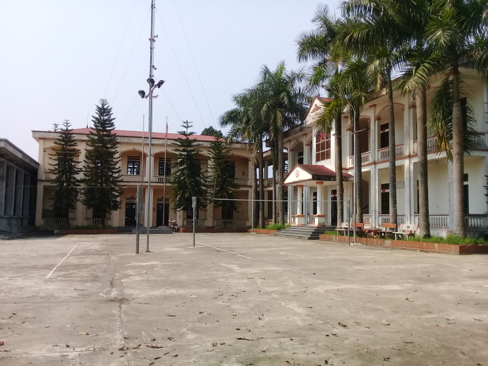 Nhiều trụ sở khang trang nhưng chưa được bố trí sử dụng sau khi sáp nhập xã.