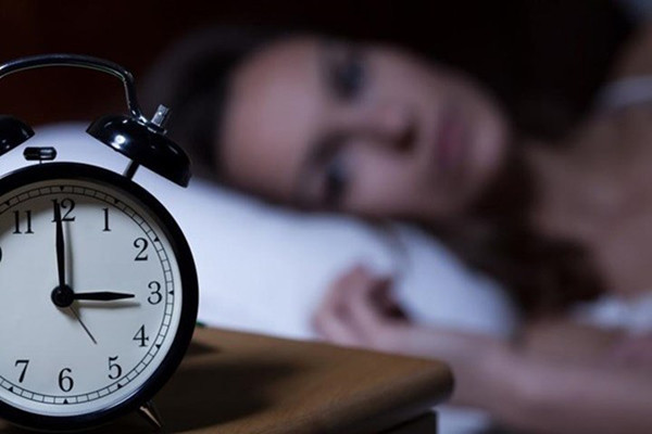 Giảm tình trạng mất ngủ. Cuộc sống đầy rẫy áp lực khiến nhiều người đối diện tình trạng mất ngủ, tinh thần sa sút. Thậm chí, có người mất ngủ cả đêm, mất ngủ thời gian dài khiến sức khỏe ảnh hưởng nặng nề.