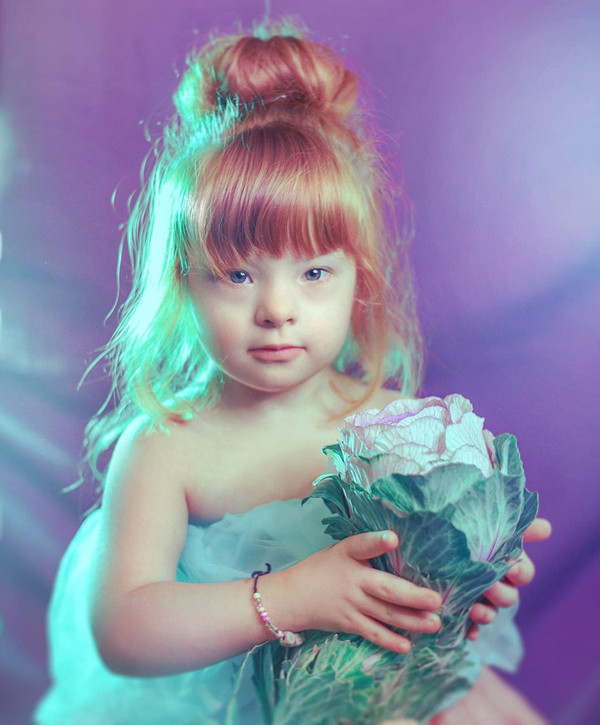 Với mong muốn thay đổi cách nhìn nhận của mọi người về trẻ đặc biệt, Katerina đã tạo trang Instagram riêng cho bé. Cô muốn mọi người cùng trải nghiệm những đứa trẻ đặc biệt tuyệt vời như thế nào.