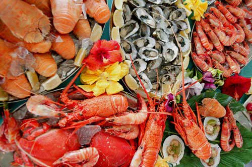 Chú ý, khi bị cước, bạn không nên dùng các loại thức ăn dễ gây dị ứng như hải sản, thịt bò, thịt gà, thịt vịt, rượu, bia… vì chúng làm chỗ phát cước sưng ngứa nhiều hơn.
