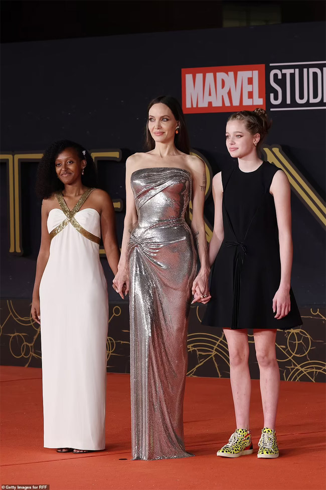 Angelina Jolie trở thành tâm điểm trên thảm đỏ LHP Rome lần thứ 16. (Ảnh: Getty Images)