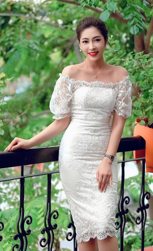 Ngày 1/11, phía Hoa hậu Đặng Thu Thảo lên tiếng xác nhận cô và chồng, doanh nhân Phúc Thành đã ly hôn. Vợ chồng Đặng Thu Thảo chấm dứt cuộc sống hôn nhân từ tháng 4/2021.
