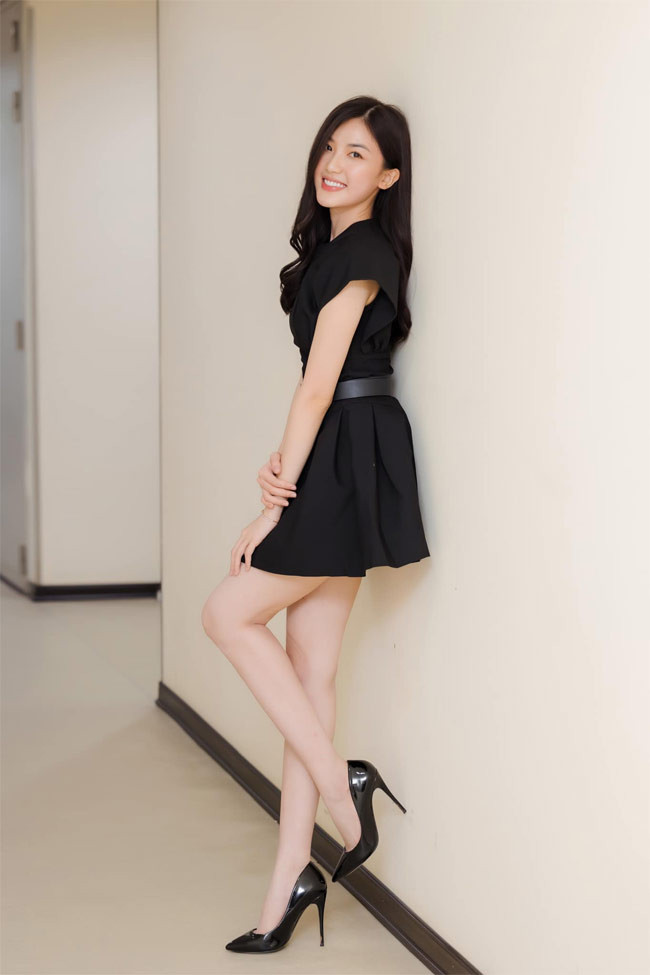 Lương Thanh là một trong những gương mặt nữ diễn viên trẻ triển vọng của phim truyền hình Việt Nam nhờ khả năng diễn ngày càng tiến bộ và ngoại hình rất sáng.