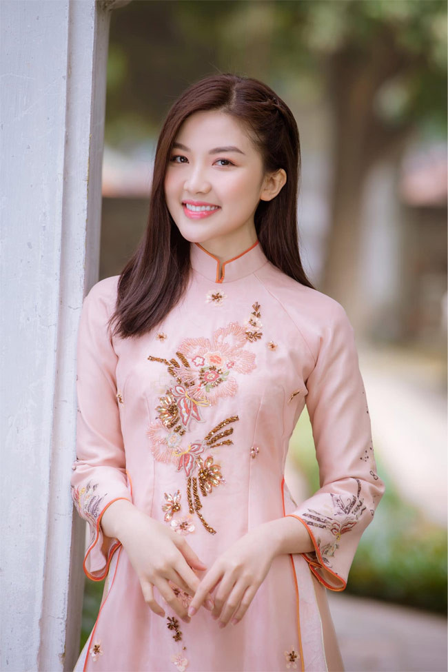 Người đẹp xứ Thanh từng có ý định tham gia cuộc thi Hoa hậu Bản sắc Việt 2019 nhưng vì bận rộn đóng phim nên rút lui.