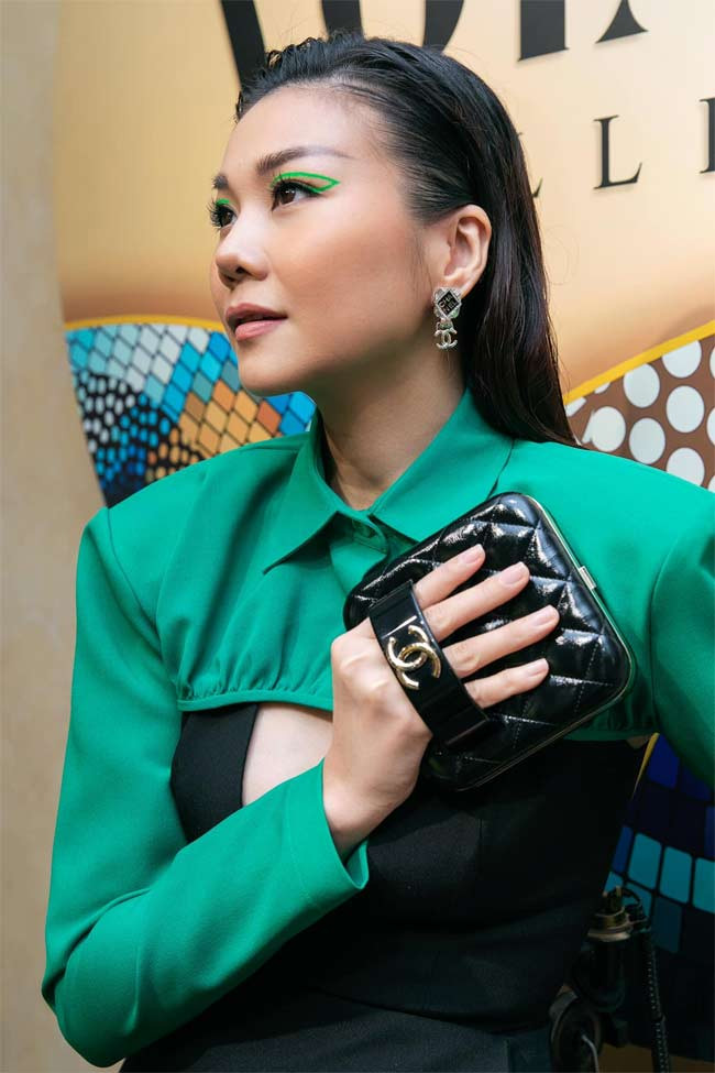 Gần 20 năm bước chân vào showbiz, siêu mẫu Thanh Hằng trở thành một siêu mẫu, hoa hậu, diễn viên, đồng thời là nhà sản xuất phim nổi tiếng và giàu có.