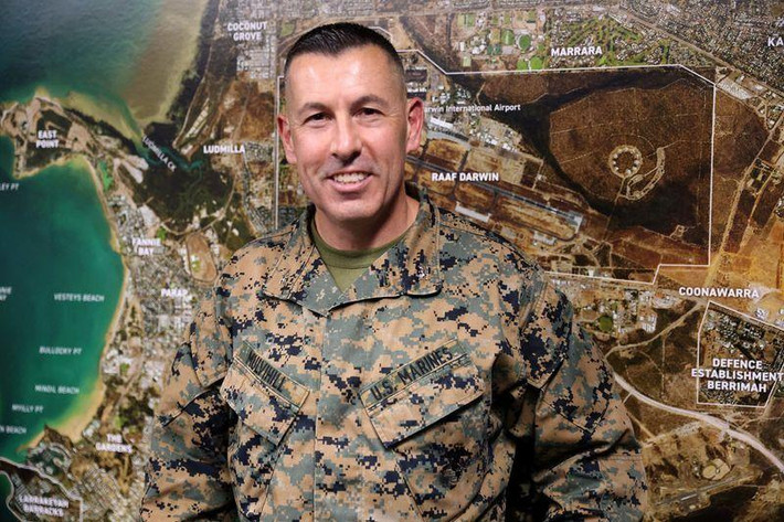 Đại tá Brian Mulvihill, chỉ huy Thủy quân Lục chiến Mỹ, khẳng định tầm quan trọng chiến lược của miền bắc Australia, đặc biệt là Darwin, trong việc ứng phó với mọi khủng hoảng. Ảnh: Đại tá Mulvihill tại Doanh trại Larrakeyah - Căn cứ RAAF Darwin ngày 16/7/2024 (Reuters).