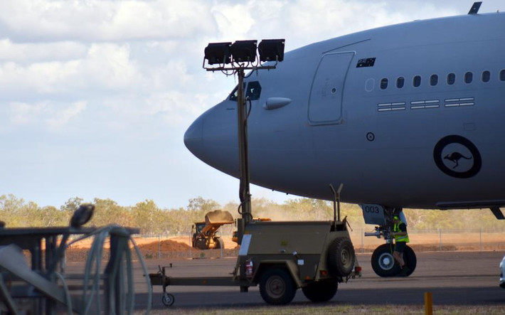 Bằng cách bố trí những máy bay tiên tiến này tại Australia, Mỹ có thể triển khai sức mạnh hiệu quả hơn trên khắp khu vực Ấn Độ Dương - Thái Bình Dương, đảm bảo khả năng phản ứng nhanh và phạm vi mở rộng cho cả hoạt động tấn công và phòng thủ. Máy bay ném bom tầm xa B-52 có khả năng mang vũ khí hạt nhân và vũ khí thông thường. Việc triển khai ở miền bắc Australia nhằm răn đe đối thủ, thể hiện khả năng Mỹ tiến hành các nhiệm vụ ném bom chiến lược, phá hủy cơ sở hạ tầng và tài sản quân sự quan trọng của đối phương. Ảnh: Căn cứ RAAF Tindal (Stars and Stripes).
