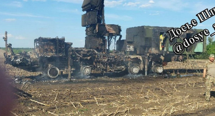 Theo Bulgarian Military, trong những ngày qua, trên các trang mạng xã hội đã xuất hiện nhiều tranh cãi về việc một hệ thống phòng không S-500 Prometheus của Nga bị Ukraine tấn công. Ảnh: Defense Express.