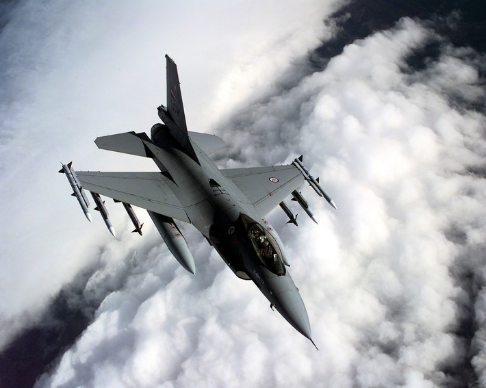 Lô máy bay F-16 đầu tiên được chỉ định cho Ukraine dự kiến sẽ sớm đến. Mặc dù các chi tiết cụ thể được giữ bí mật để đảm bảo vận chuyển an toàn, nhưng có khả năng rất cao là những máy bay phản lực này đã đến Ukraine.