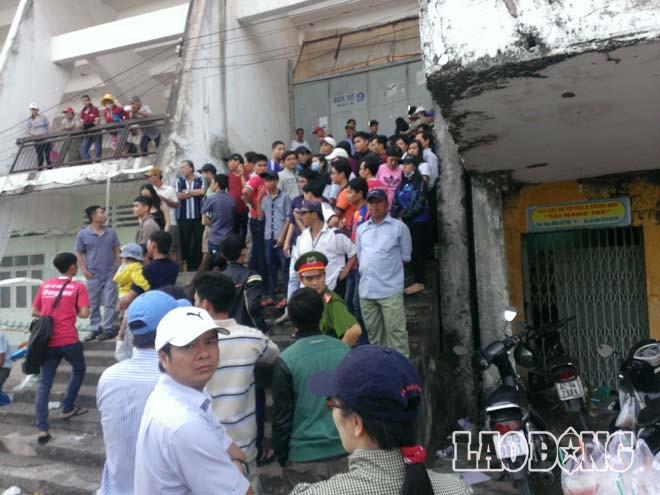 Cửa số 9 đóng...